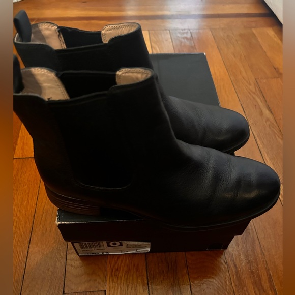 CLARKS NARRATIVE "MARIELLA BUSBY" BLACk LEATHER ANKLE BOOTS - Picture 4 of 6